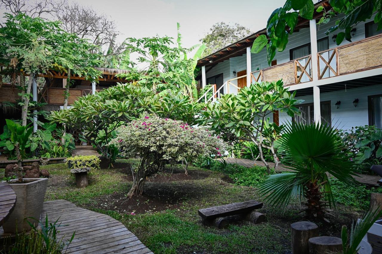 Hare Nua Hotel Boutique Hanga Roa Exterior photo