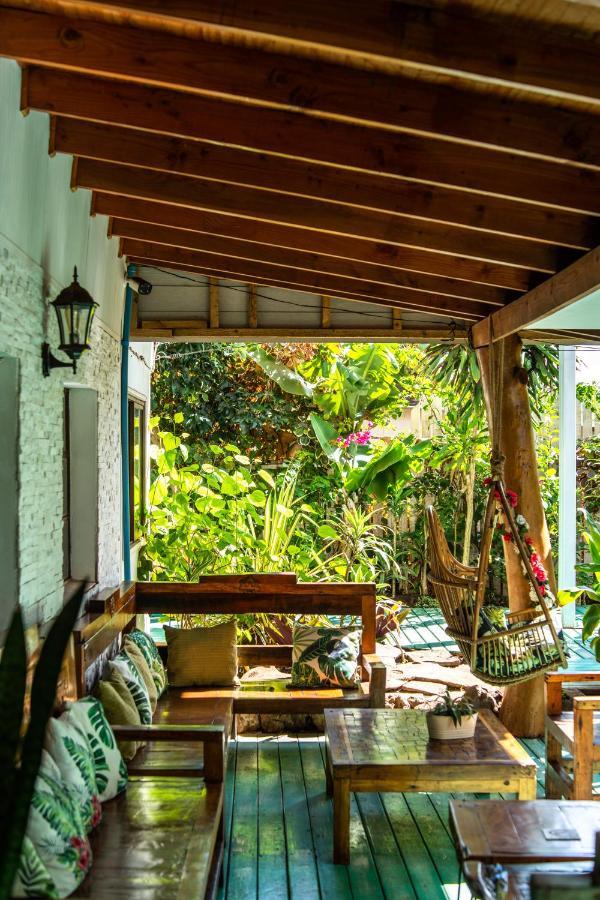 Hare Nua Hotel Boutique Hanga Roa Exterior photo